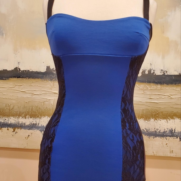 BLUE AND BLACK SHORT LACE FRONT DRESS - Picture 3 of 4